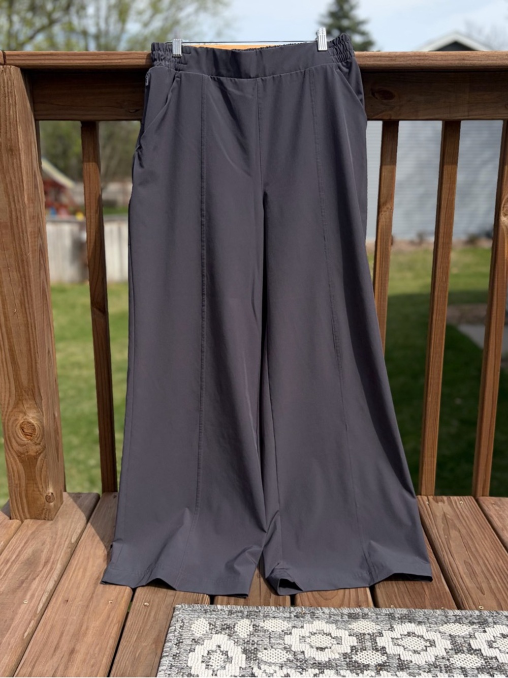 Fabletics Medium Charcoal Gray Pull-On Pants